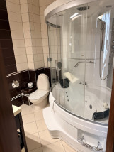 Baie cu cada hidromosaj Hotel Royal Craiova