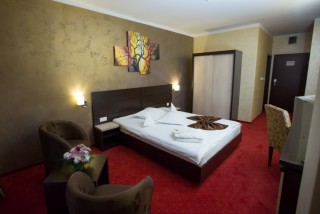 Camera matrimoniala hotel Melis Central Craiova