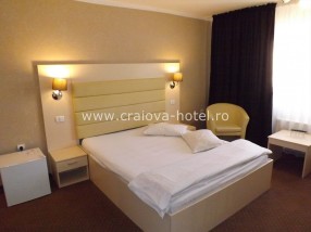 Hotel Craiova camera matrimoniala