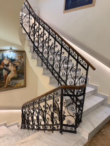 Hotel cu scara interioara Royal