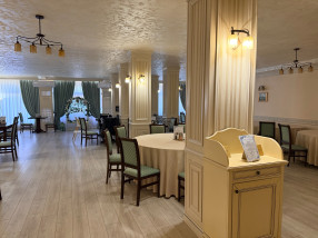 Restaurant mic dejun Hotel Royal Craiova